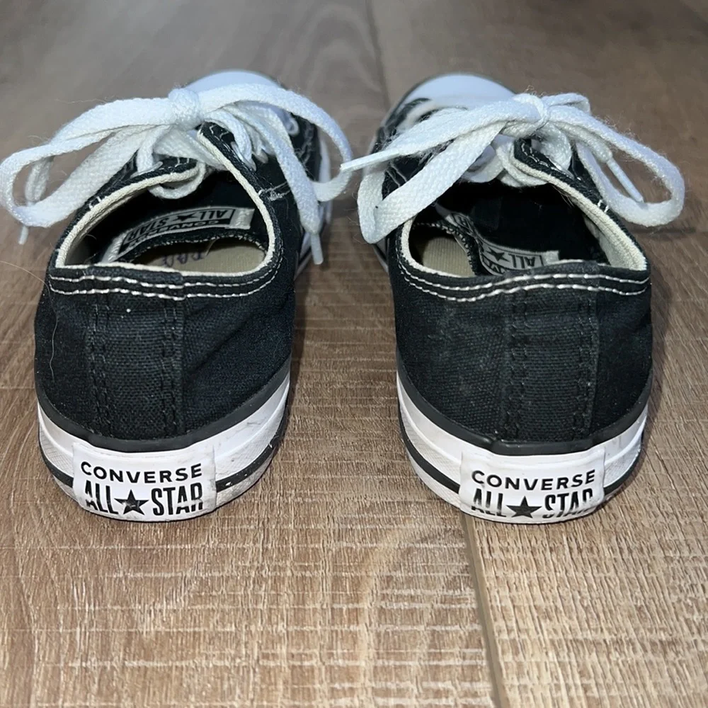 Black Converse Allstars Size 1.0 YOUTH - Picture 3 of 7